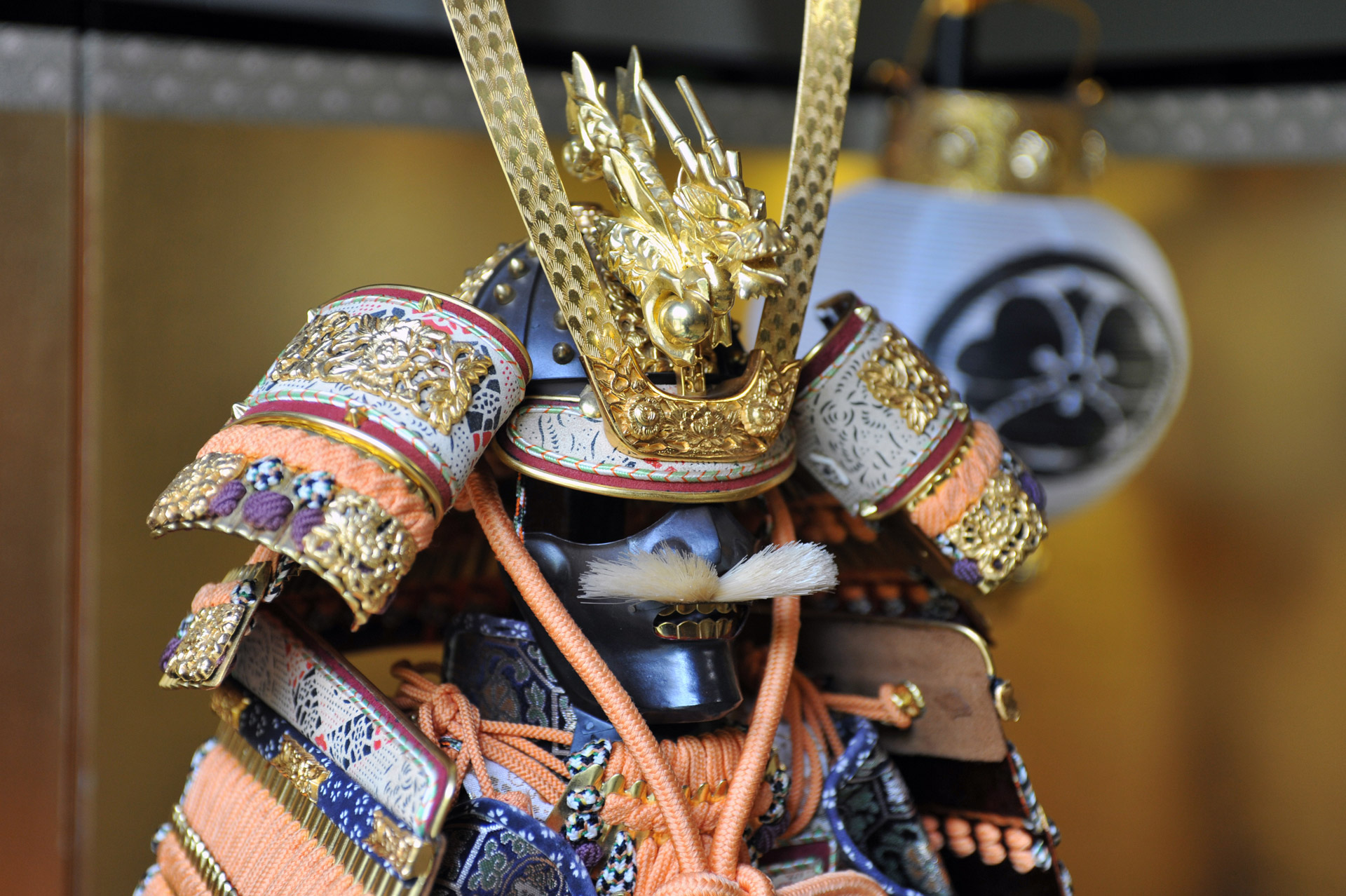japanese-traditional-armor-1.jpg