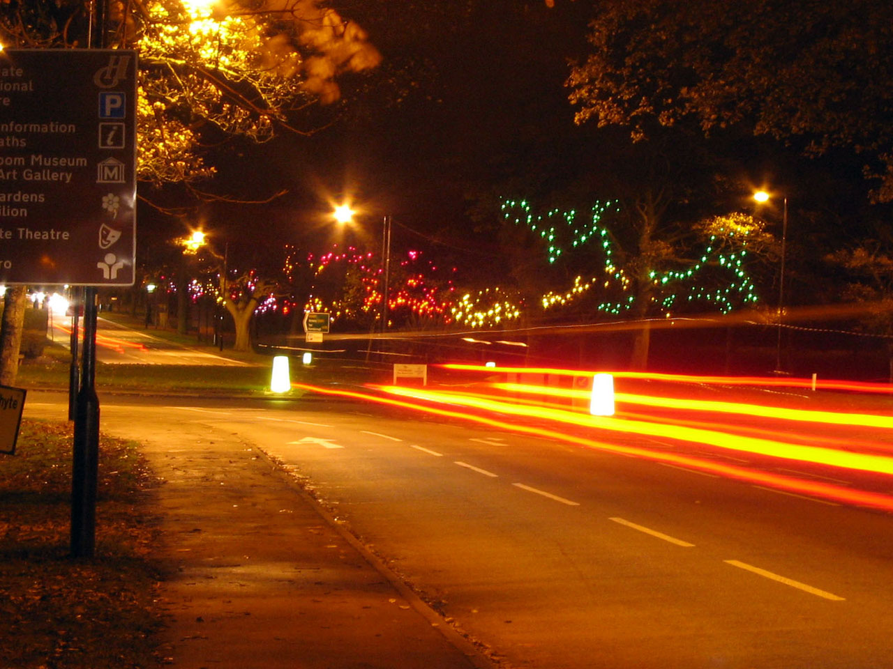 Traffic at night on the roundabout