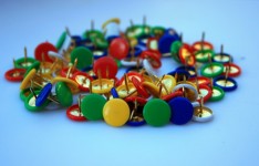 Multi-coloured Thumb Tacks