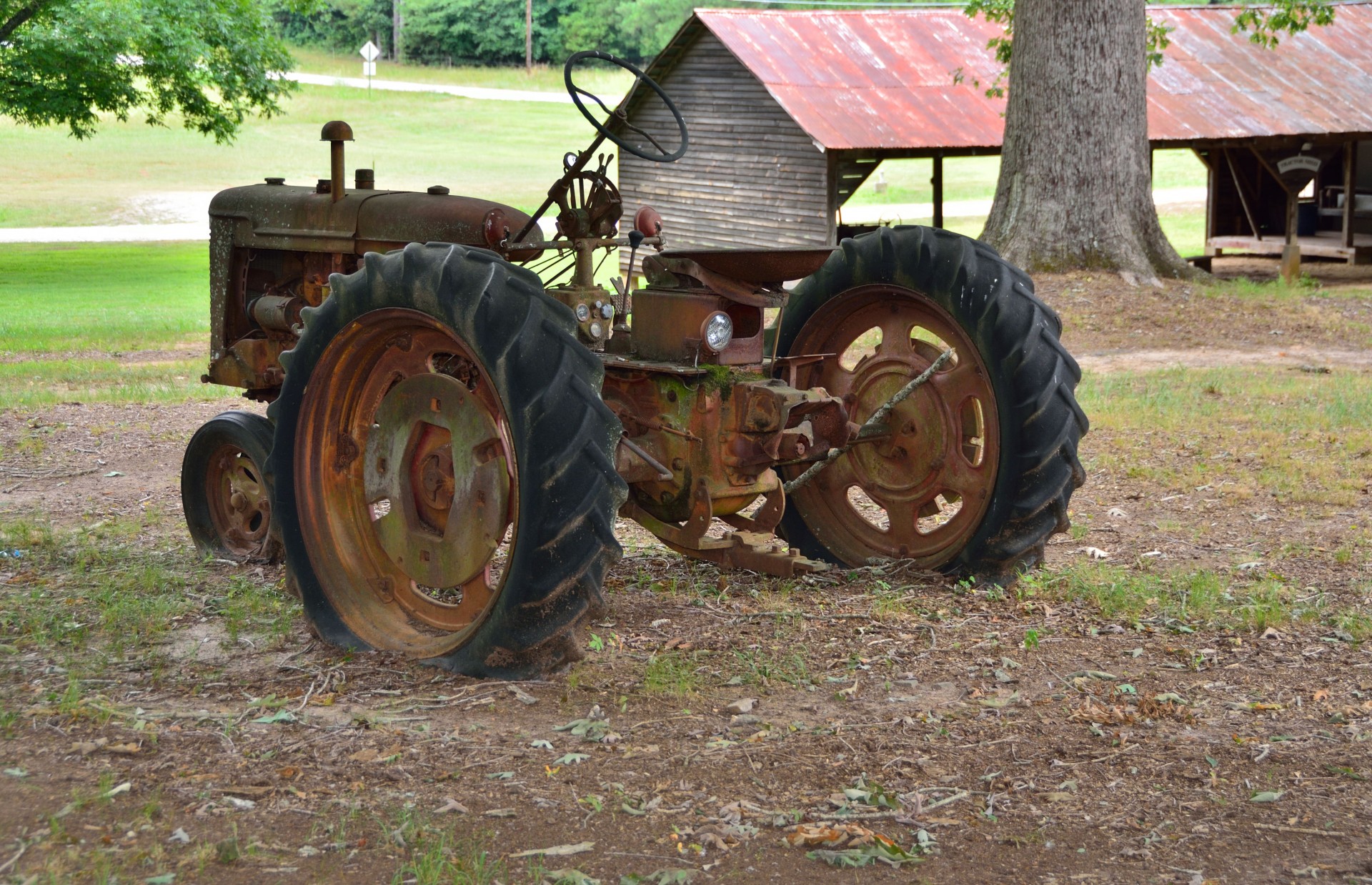 Rusty old tractor at rural Georgia, USA