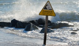 Sudden High Waves Sign