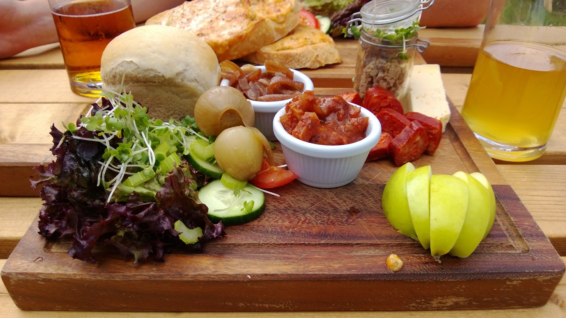 A delicious ploughmans pub lunch, with a twist, in the New Forest