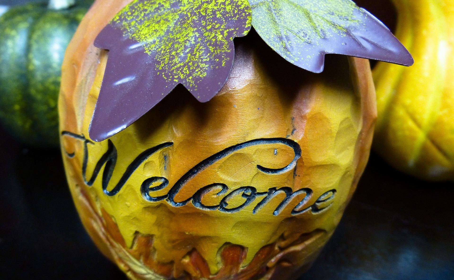 Thanksgiving Autumn Ornament saying Welcome
