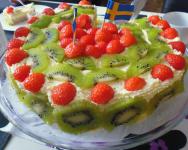 Cake With Strawberries And Kiwi