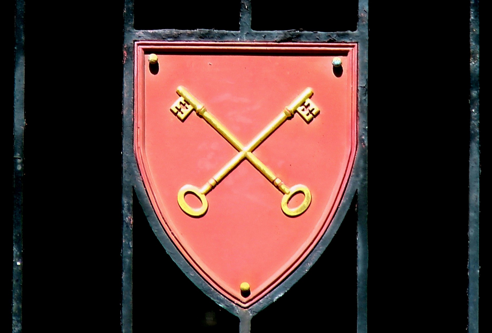 Freemasons 2 Keys Logo Emblem
