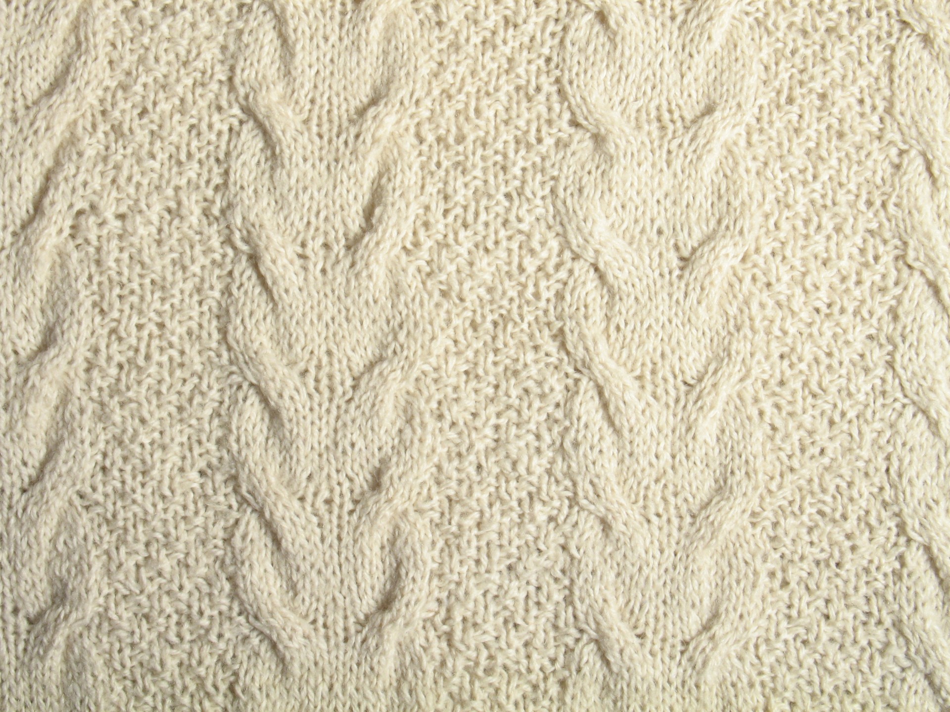 White wool aran knitting pattern