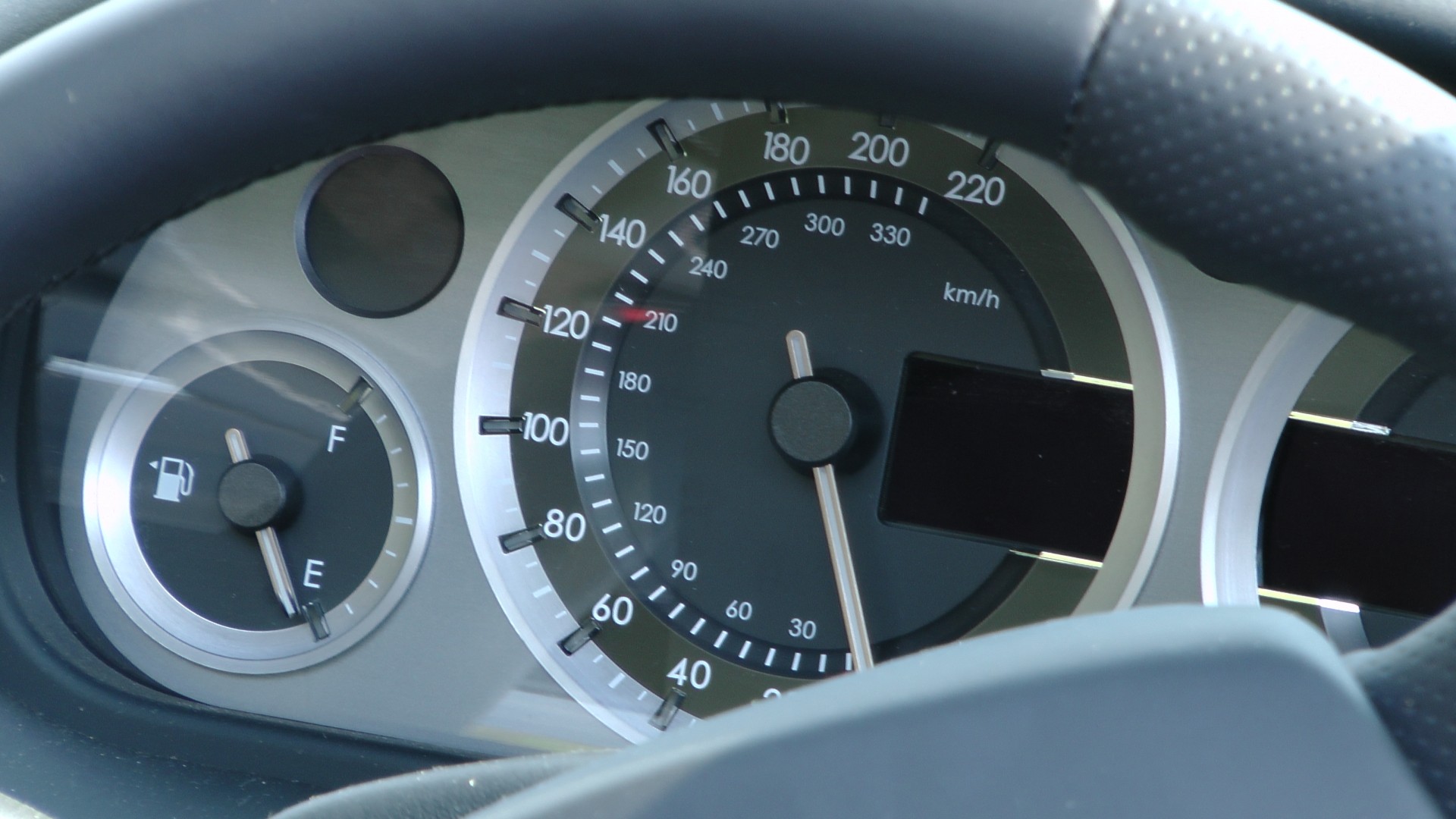 Aston Martin Vantage Speedometer