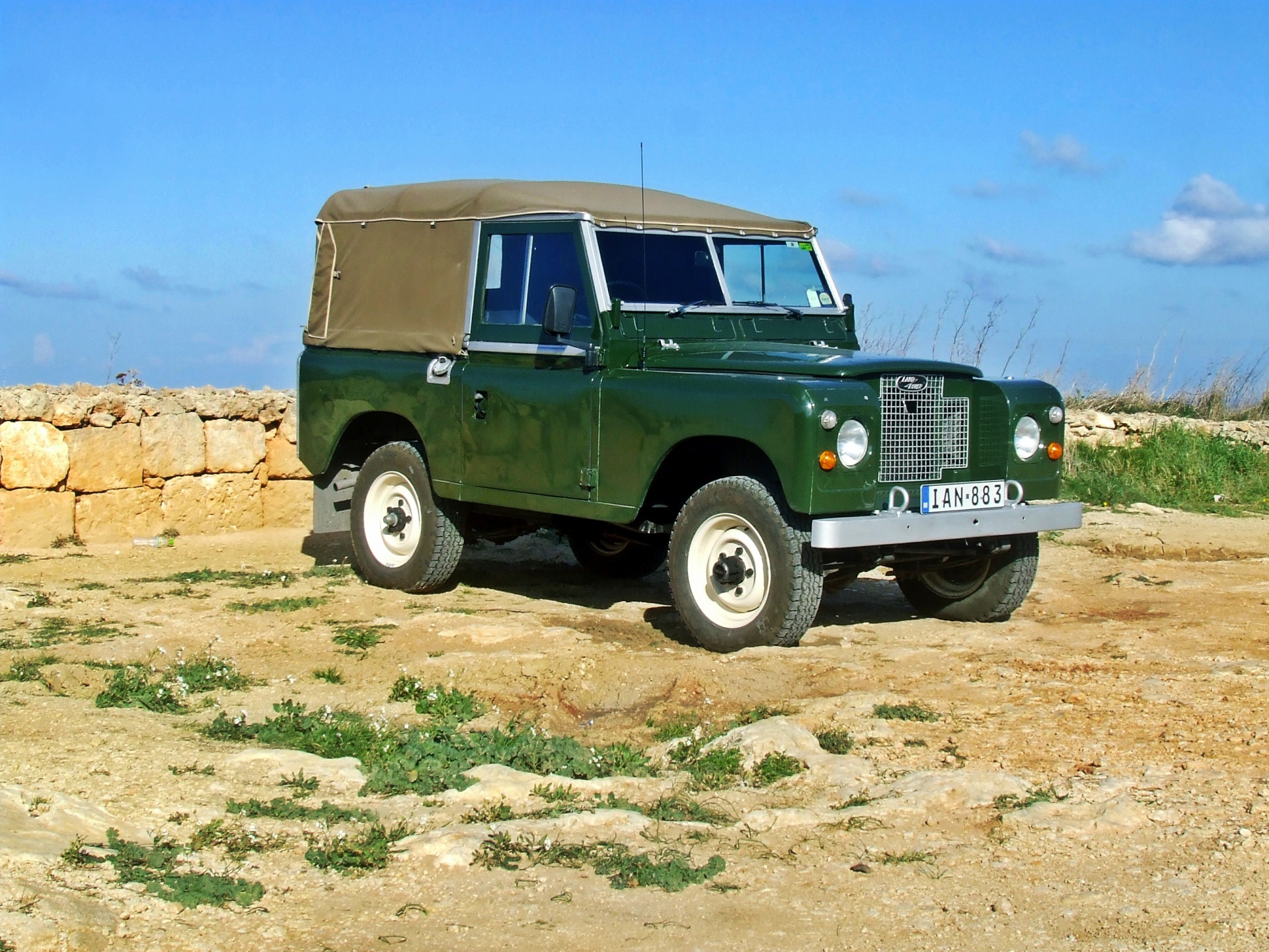 Land Rover & Stone Wall