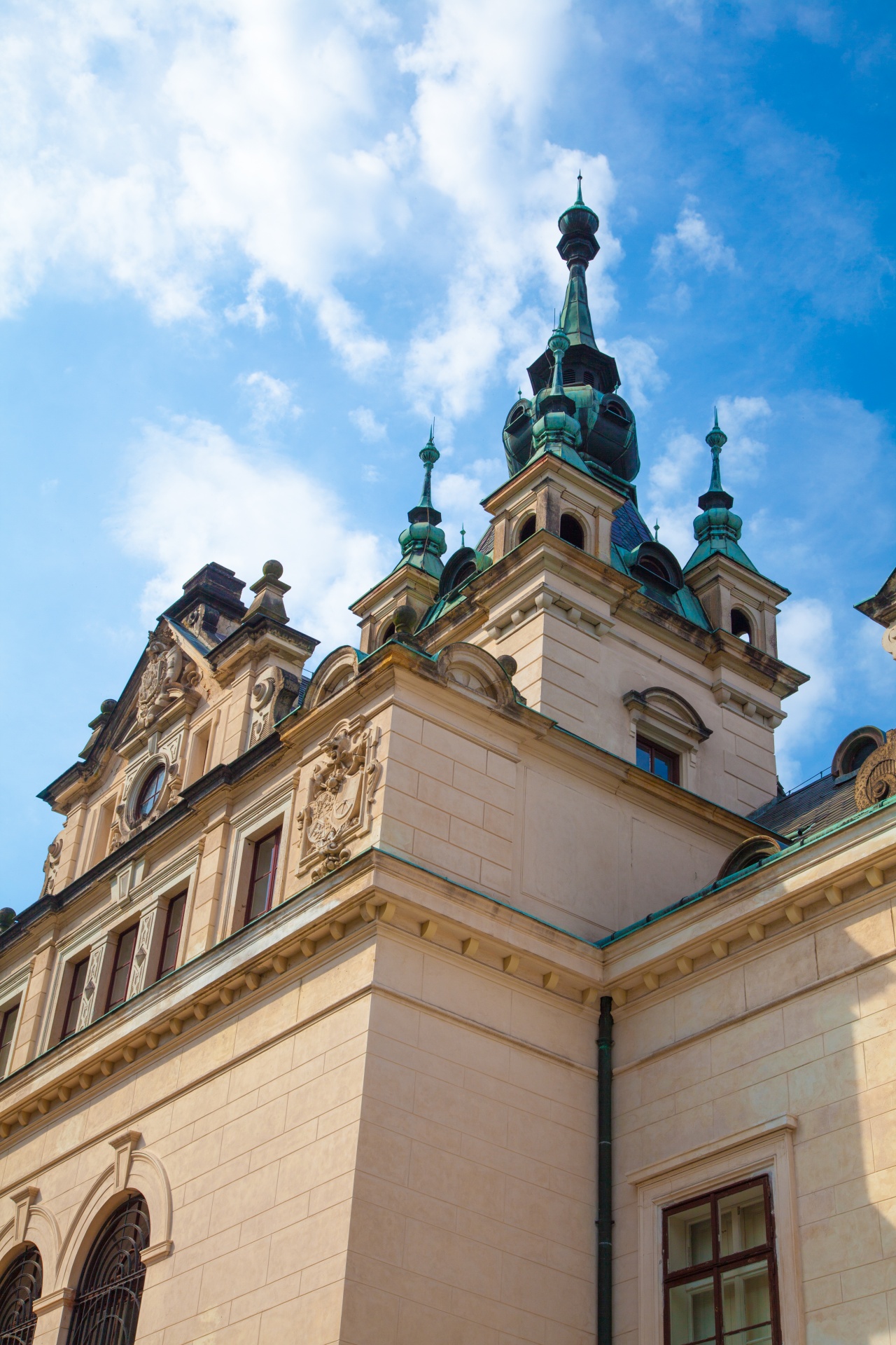 Historical Building Free Stock Photo - Public Domain Pictures