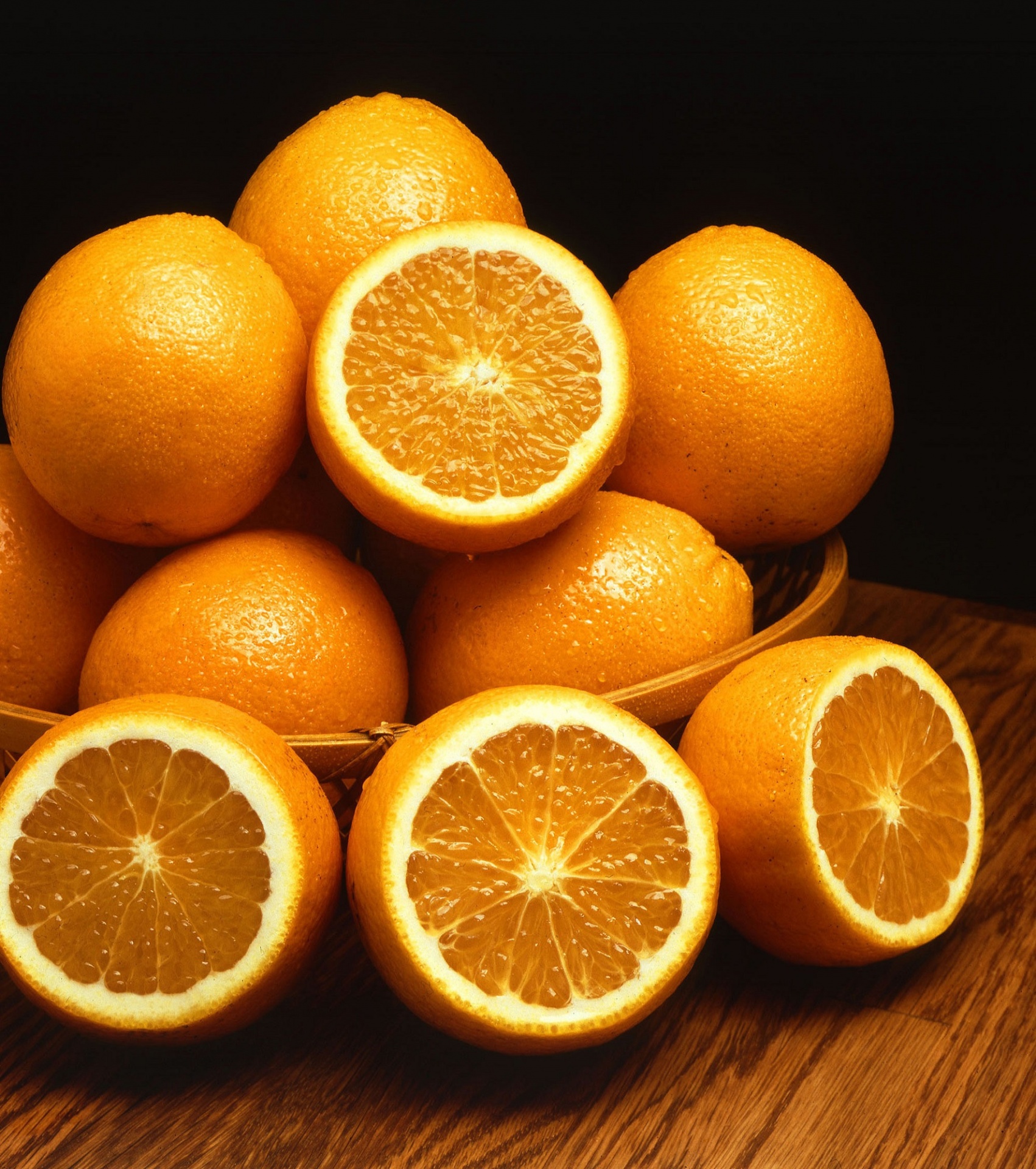 Fresh Sweet Oranges Displayed