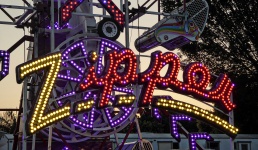 Zipper Ride Sign