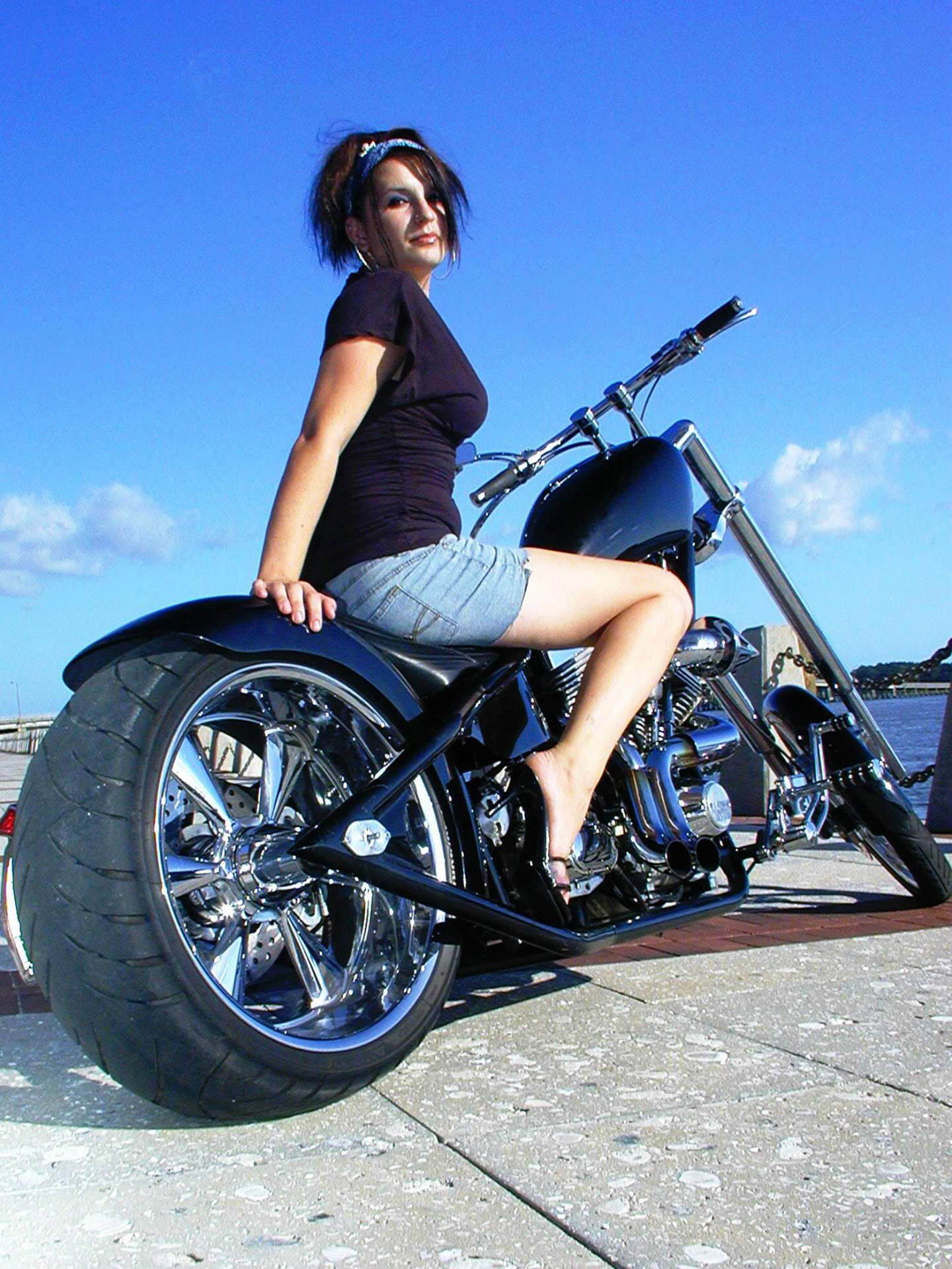 Modeling On Motorcycle 3
