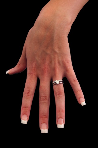 Sólo la mano con el anillo de casado Stock de Foto gratis - Public Domain  Pictures