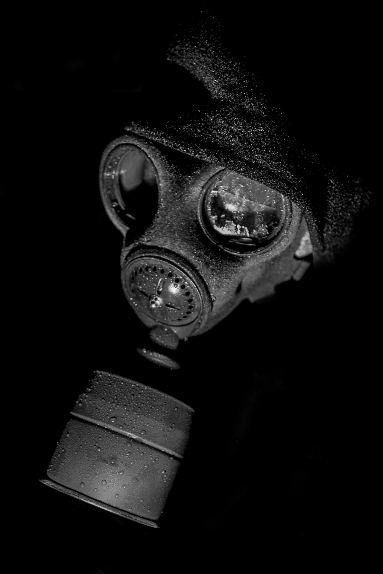 Gas mask is a mask used to protect the user from inhaling airborne pollutants and toxic gases