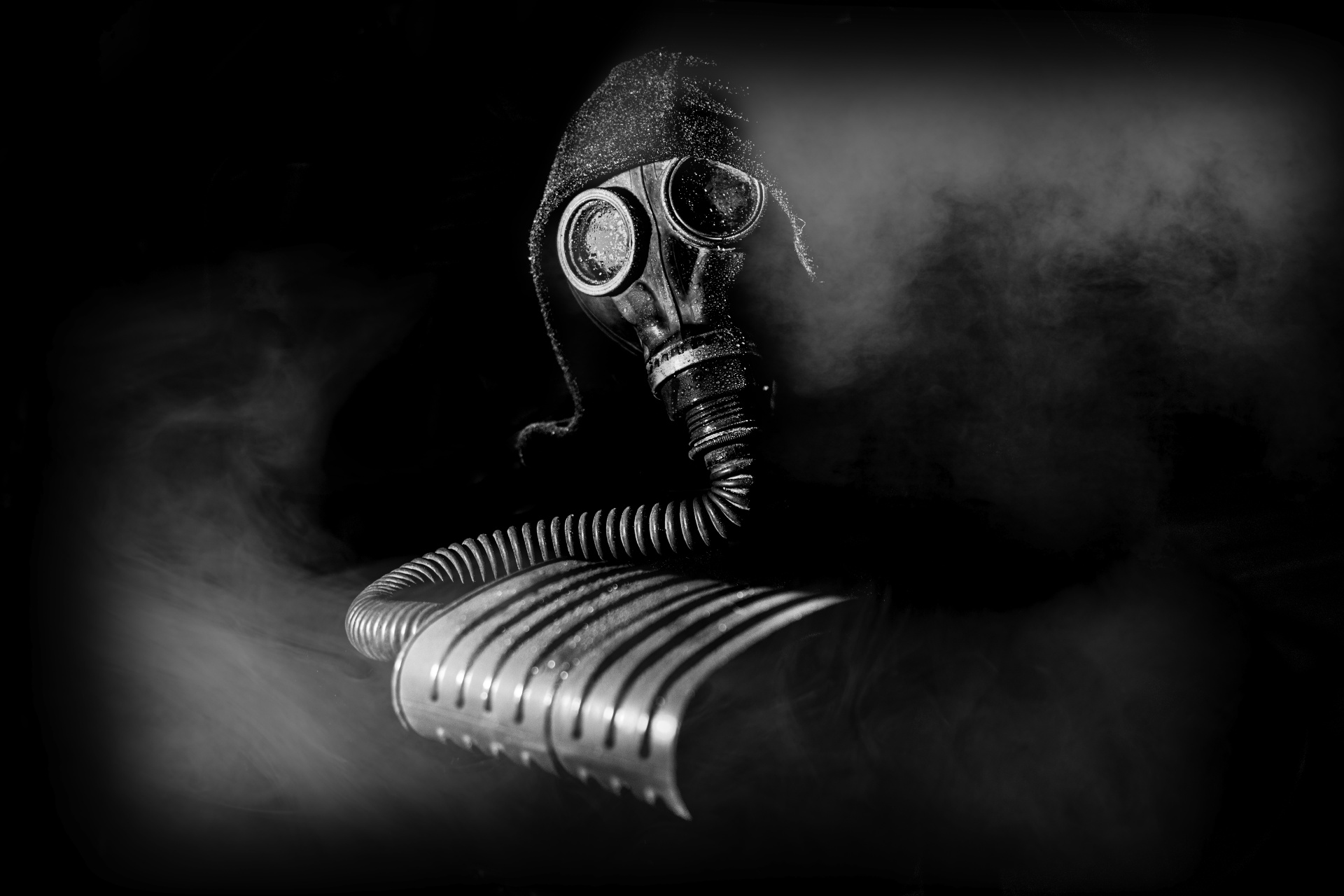 Gas mask is a mask used to protect the user from inhaling airborne pollutants and toxic gases