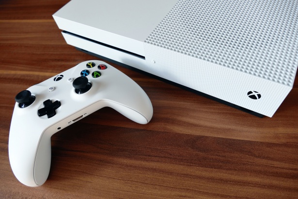 Weiß Xbox One S Kostenloses Stock Bild - Public Domain Pictures