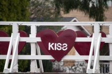 Kiss Heart Sign