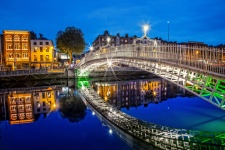 Hapenny Bridge, Dublin