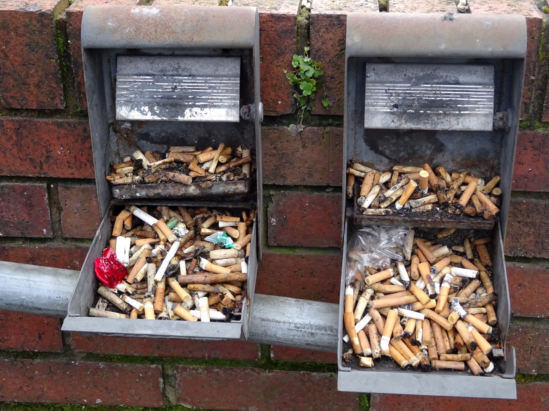 Outdoor Cigarette Butts Ashtray