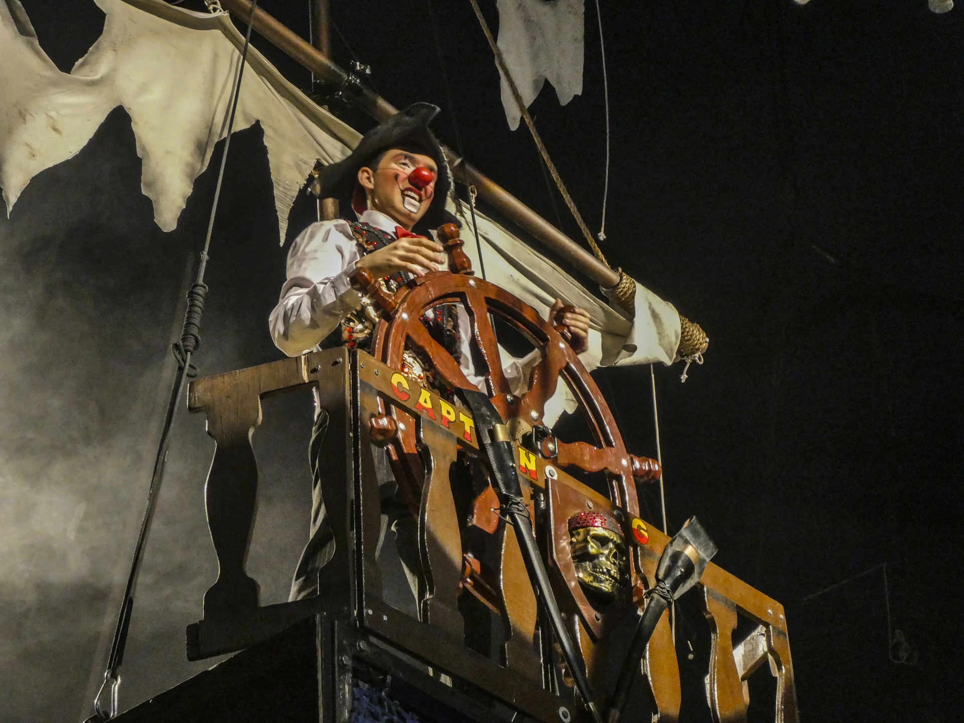 Circus Vargus Pirate steering the vessel