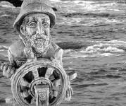 Old Sailor And The Sea