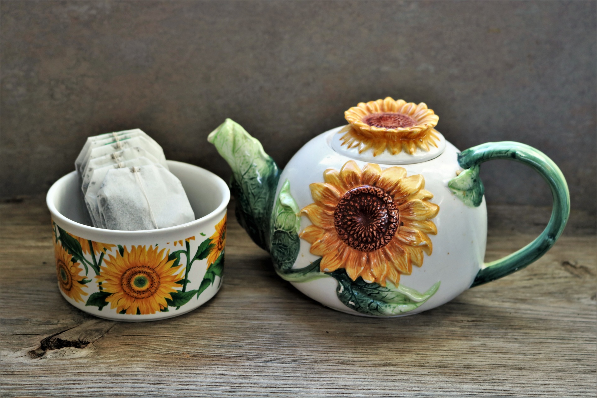 Sunflower Tea Pot And Bowl
