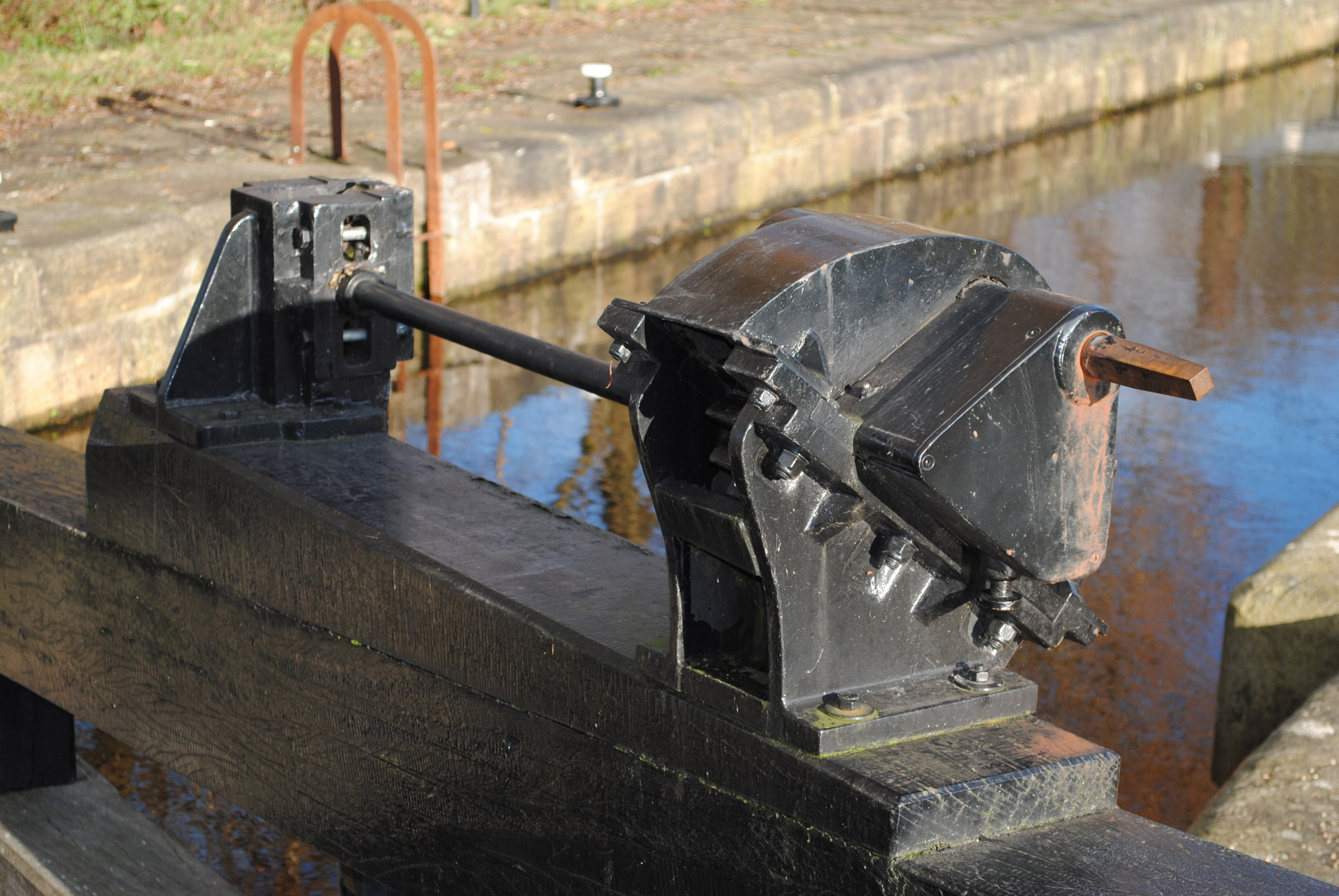 canal-lock-mechanism-free-stock-photo-public-domain-pictures