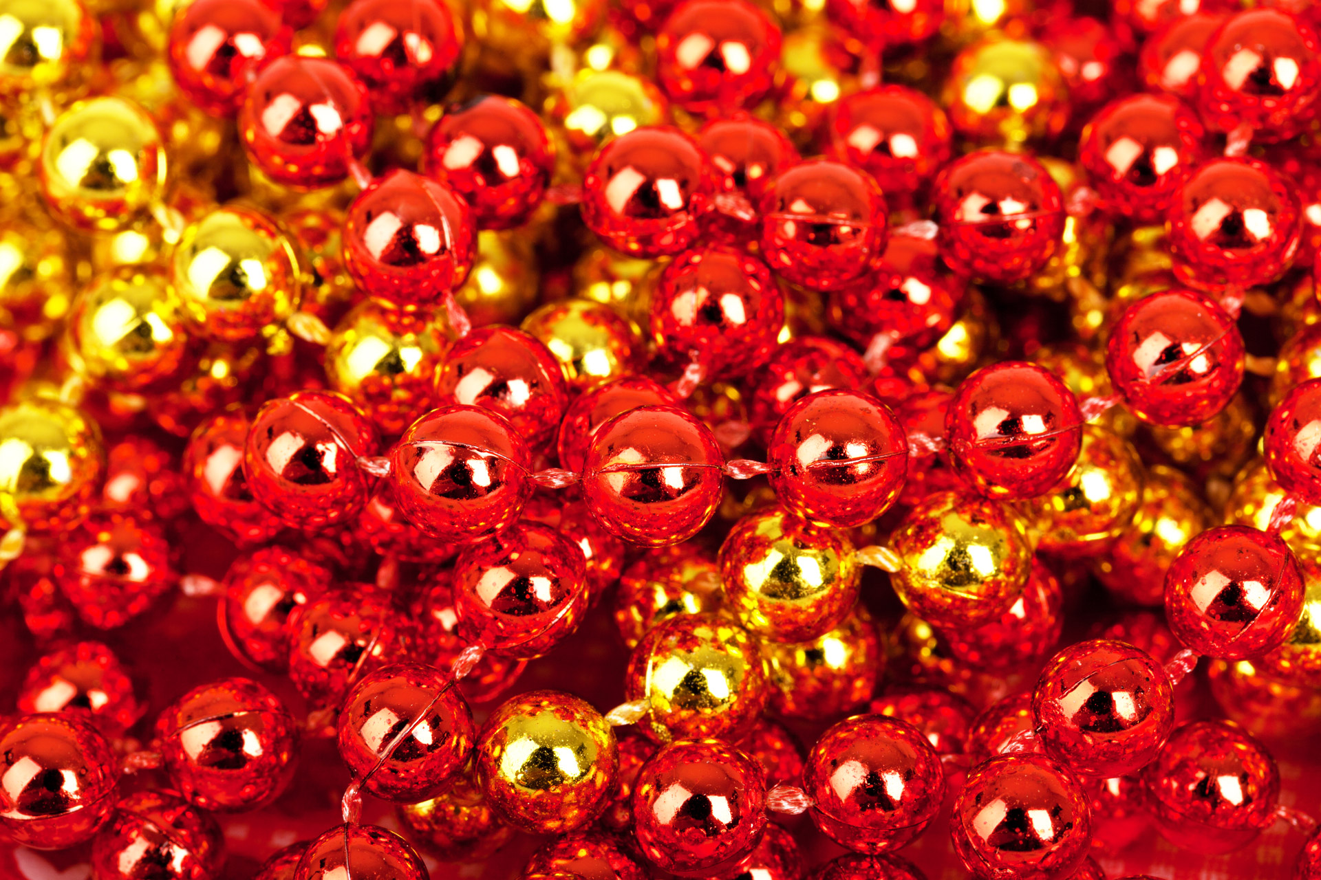 red and yellow Christmas balls pattern