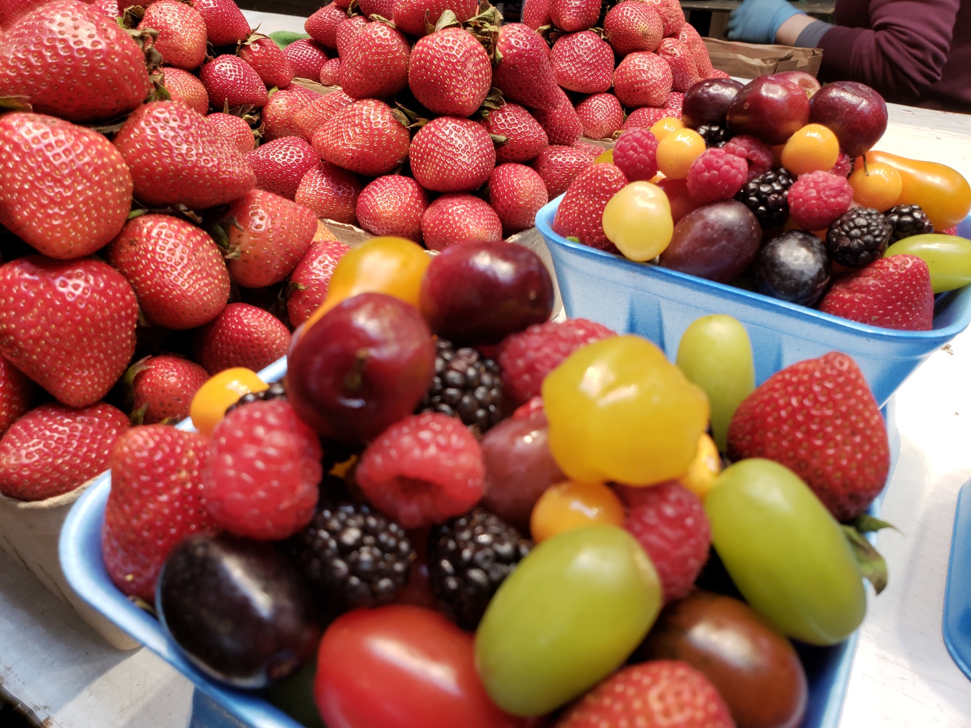 Fresh Fruit Baskets