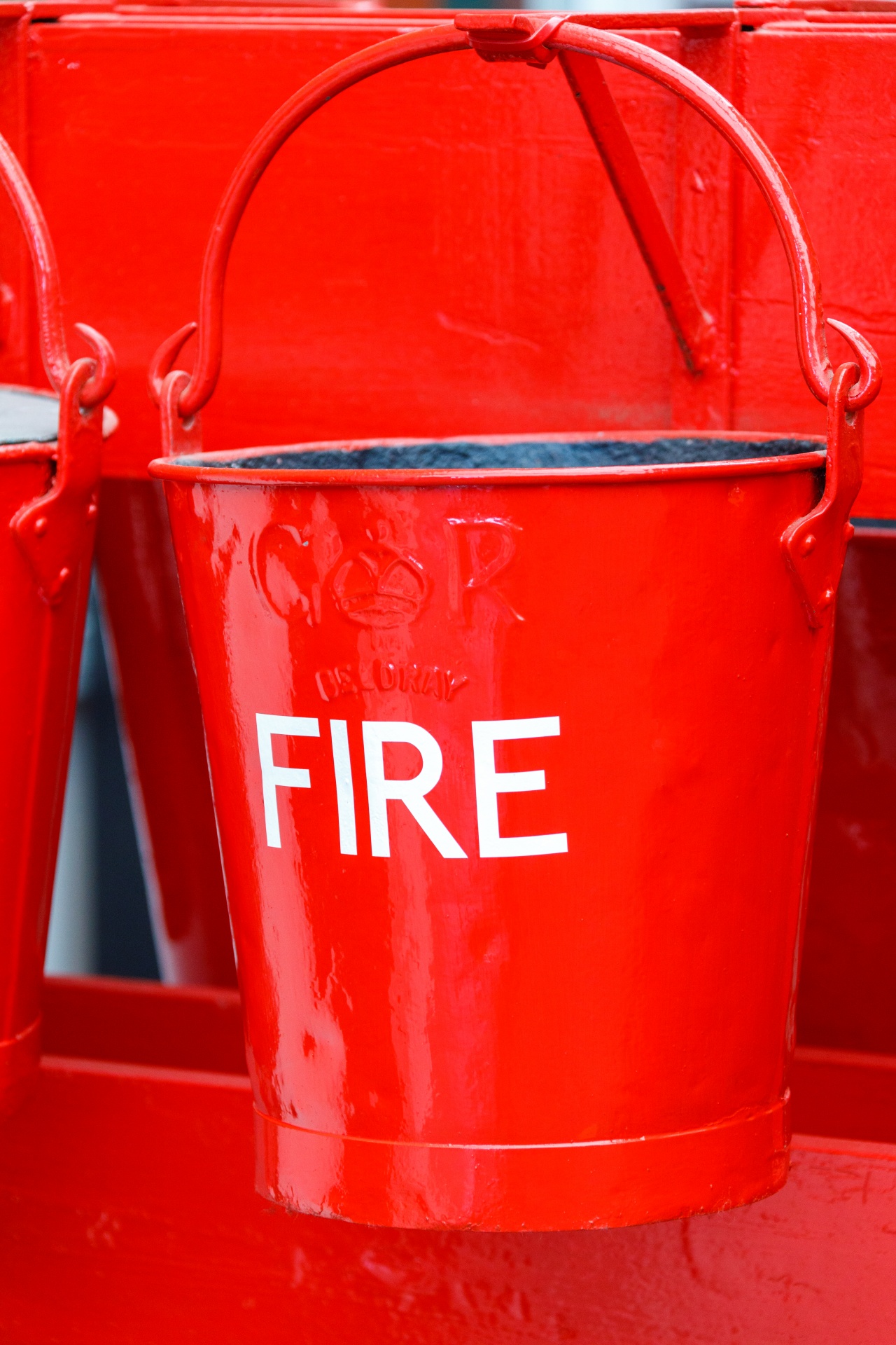 Červený požární kbelík Stock Fotka zdarma - Public Domain Pictures