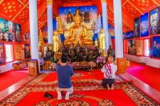 "Wat Tha Khak" In ChiangKhan,