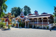 Wat Pang Lo Burmese Architectural Style