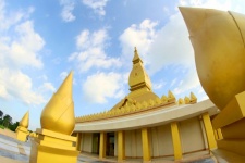 Golden Pagoda Mahamongkol Bua In Roiet