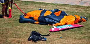 Inflating Kite Surfer Canopy