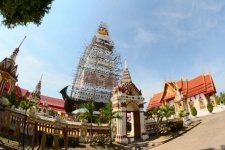 Phra That Renu Nakhon Chedi, Wat