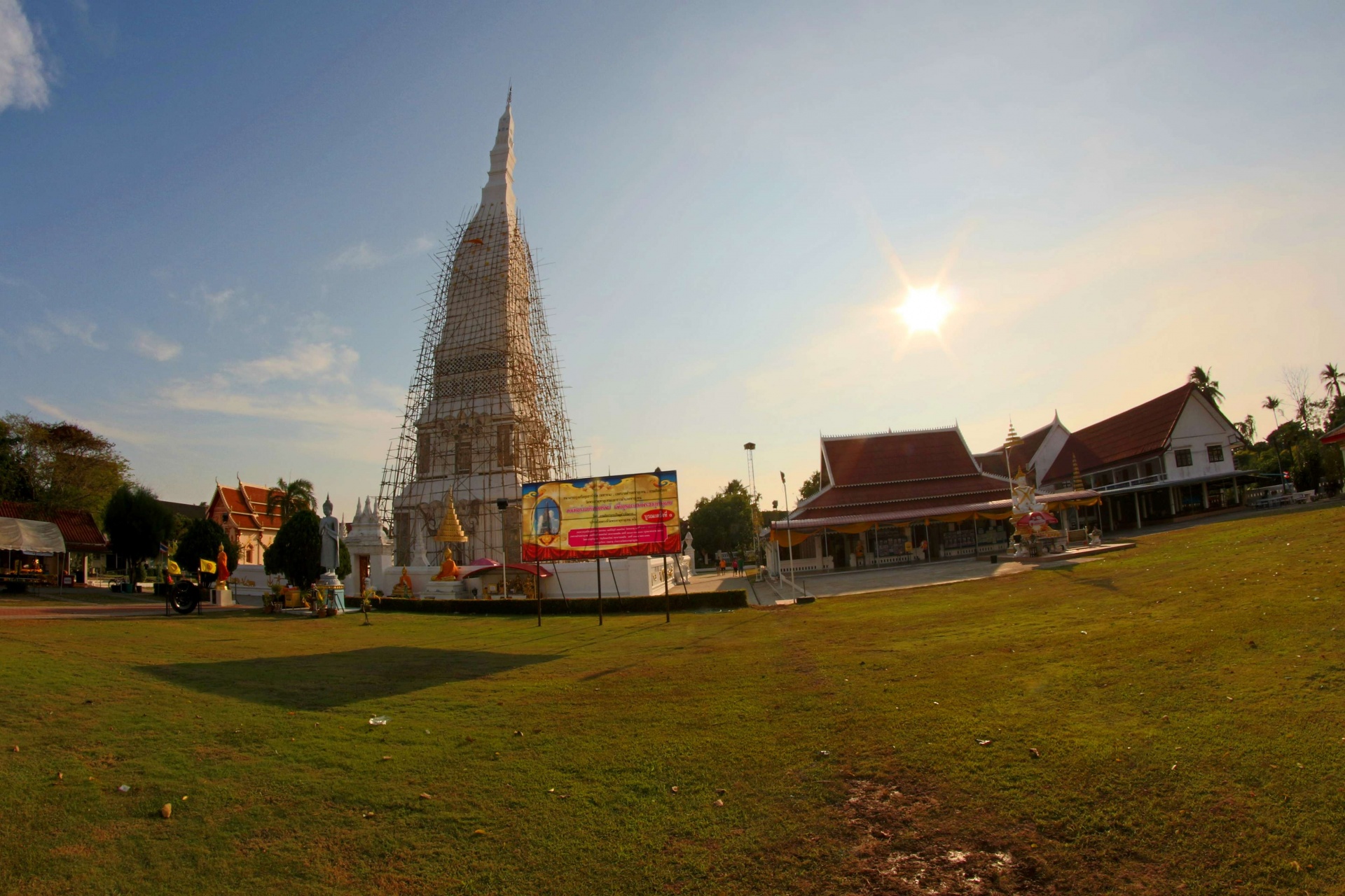 Phra That Tha Uthen Chedi , Wat Phra