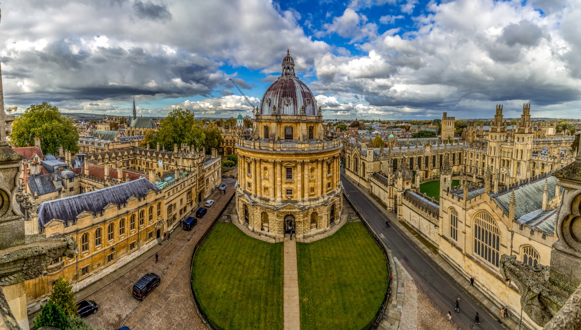 Oxford is a university city in Oxfordshire, England, with a population of 152,450. It is 56 miles northwest of London, 64 miles from Birmingham and 24 miles from Reading by road.