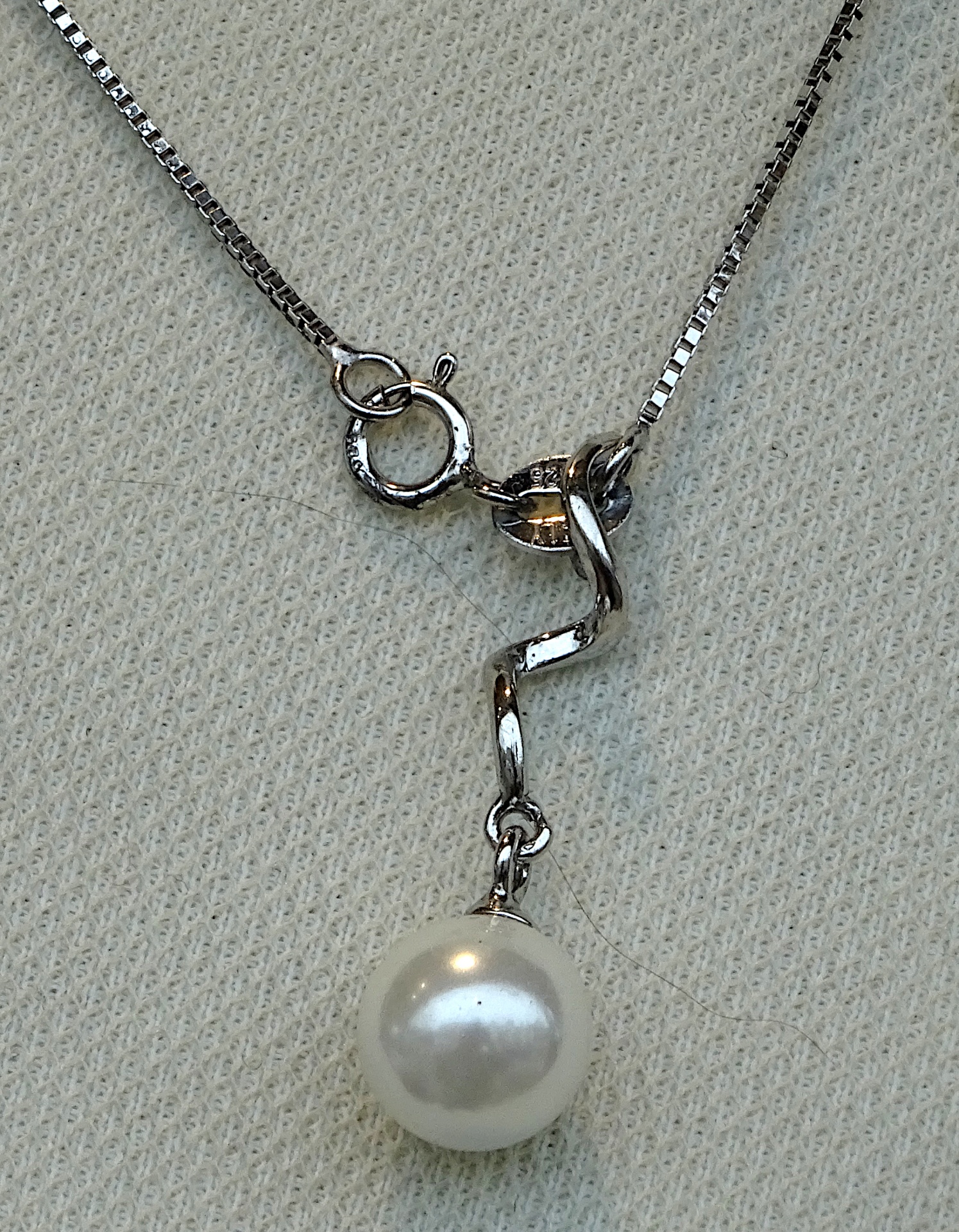 Silver Necklace With Pearl Pendant