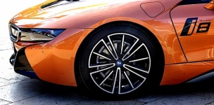 BMW I8 Roadster Front Wheel Side