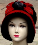 Winter Woolly Hat Mannequinn