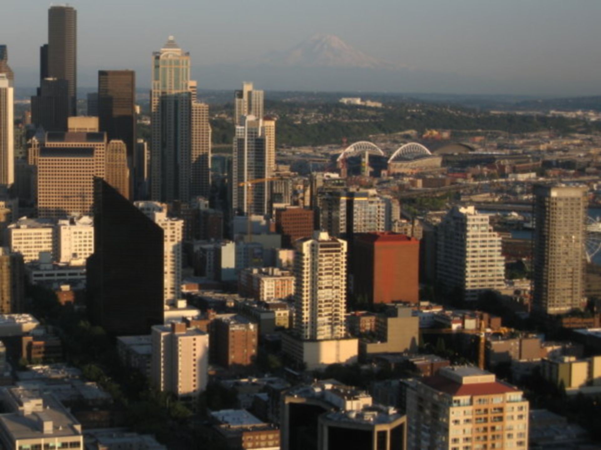 A beautiful view of buildings from Space Needle in Seattle