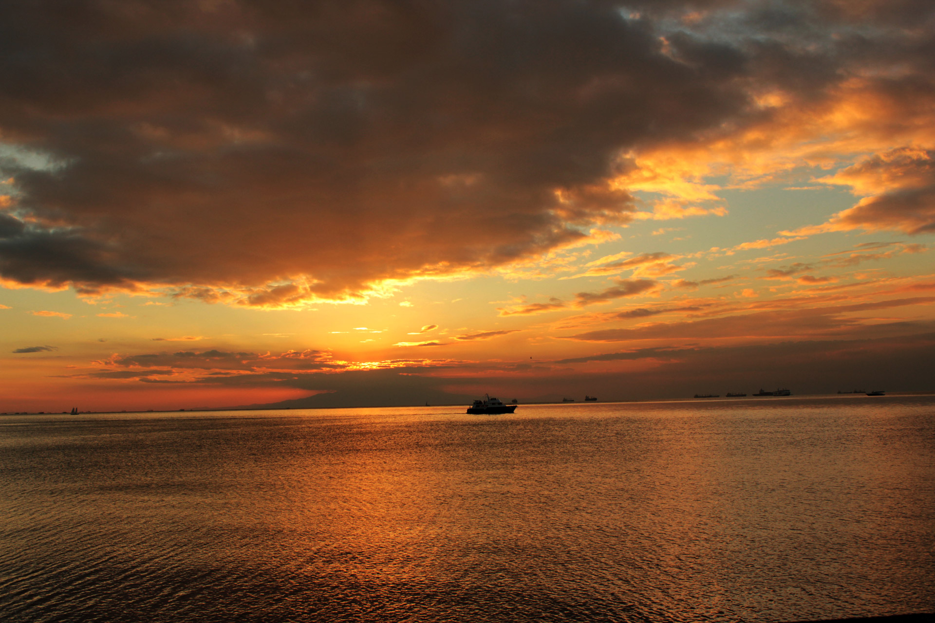Sunset In Manila Bay 3