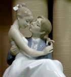 Romantic Loving Couple Statuette
