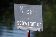 Non-swimmers Sign Warning