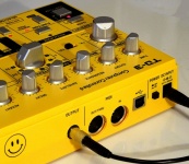 Behringer TD-3 Yellow Synthesizer