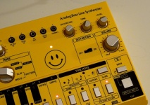 Behringer TD-3 Yellow Synthesizer
