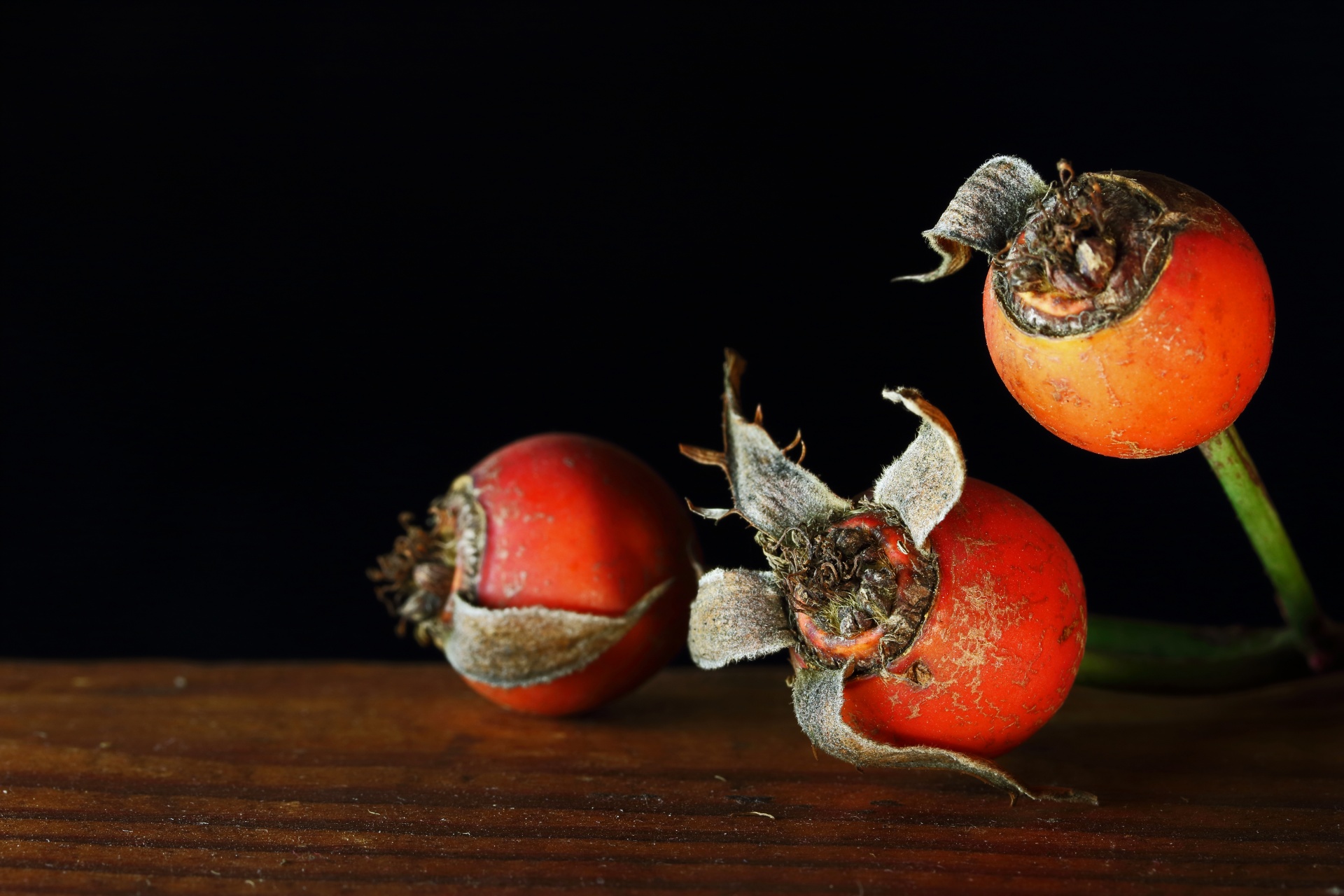 Common Rose Apples On Wooden Board