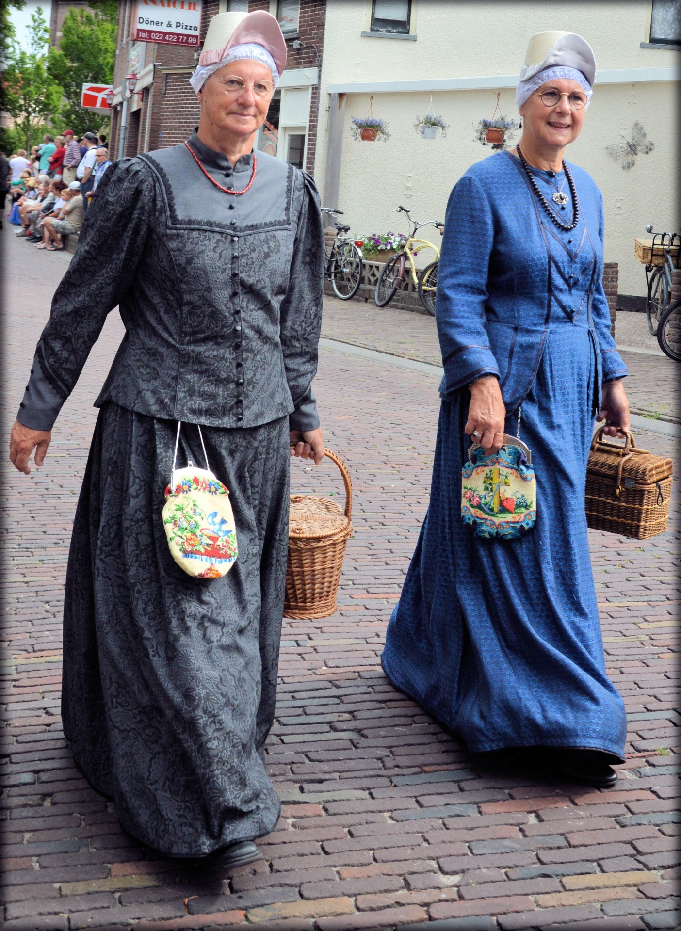 Folklore Costume Market 13