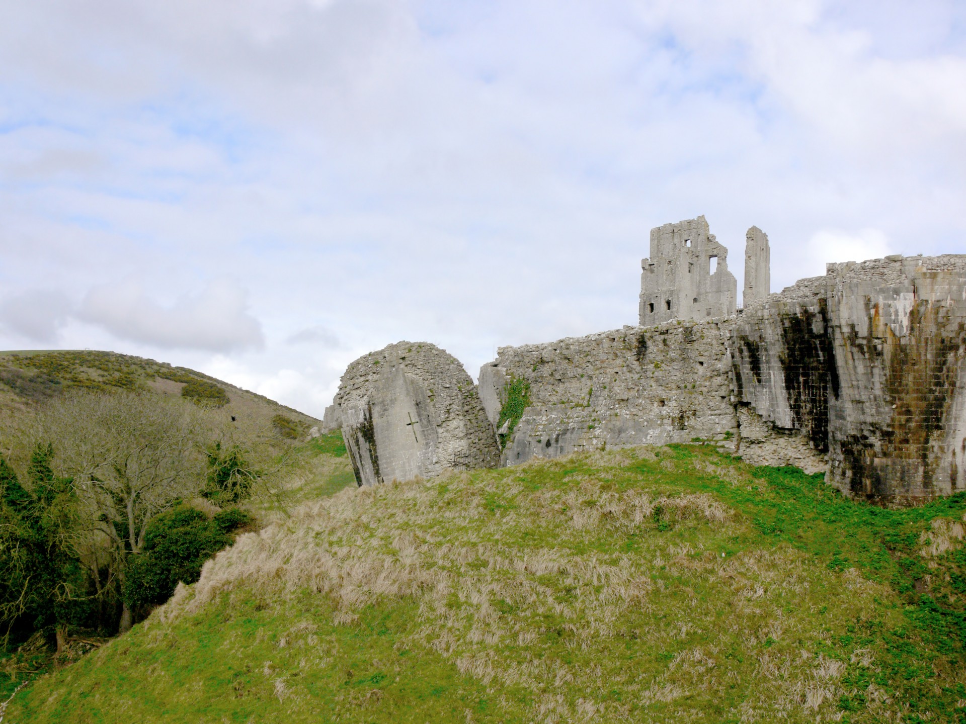 Walls Of Ruined Castle