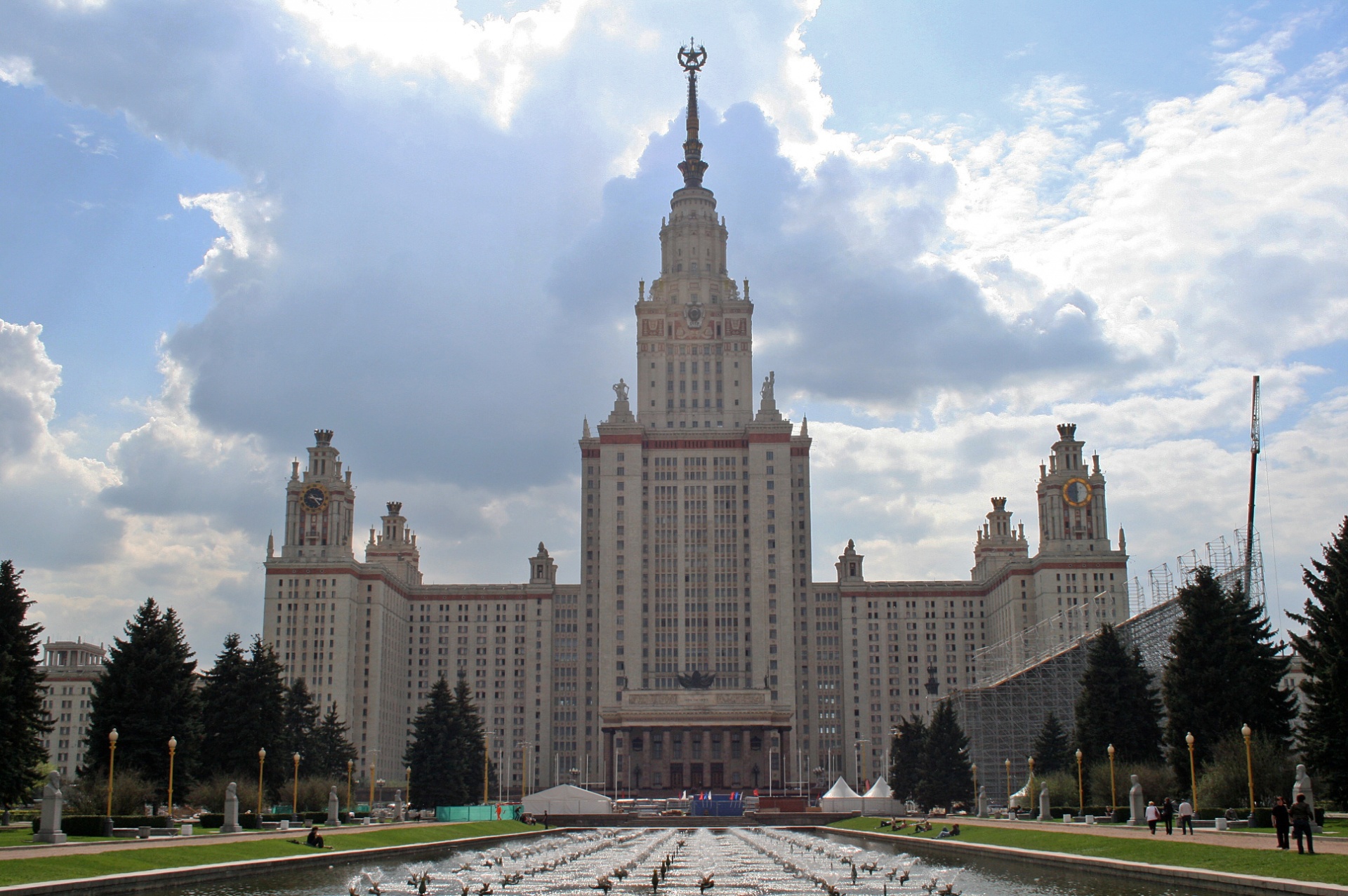 Stalin's Highrise, Main Building
